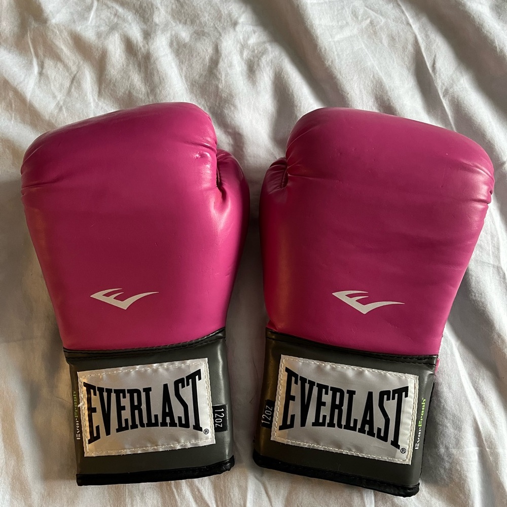 Pink Everlast Training Gloves